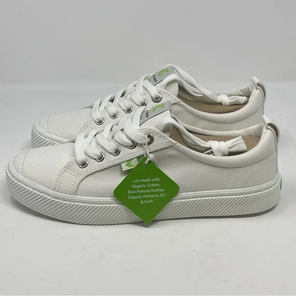 Cariuma OCA Low Shoes Womens 10 Mens 8.5 OffWhite Canvas Lace Up Sneakers